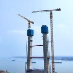 XCMG's super-large tower helps build the Shuangliu Yangtze River Bridge